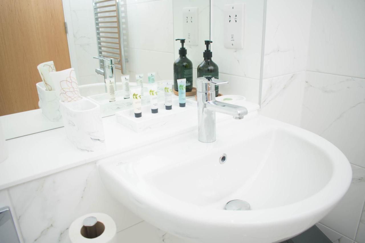 Exoticstay Apartments - Ultra Luxe Top Floor Suite - City Centre Apartment With Cube View - Smart 4K Tv With Ultrafast Wifi & Netflix バーミンガム エクステリア 写真